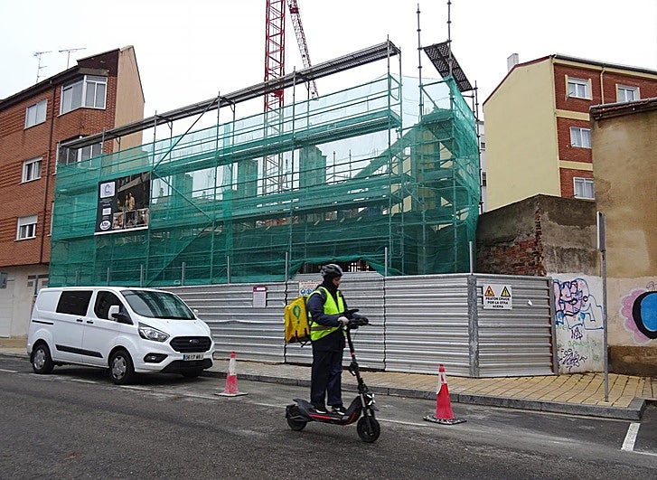 Oleada de robos de patinetes y bicicletas a repartidores de Glovo: «Vivimos con zozobra, es nuestro medio de trabajo»